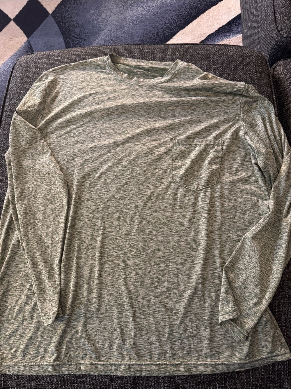 Men's Long-Sleeve Heathered Green Pocket Tee